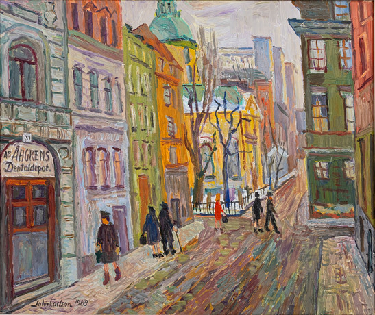 JOHN CARLSON. Vy mot Adolf Fredriks kyrka från Holländargatan 20, olja på duk, signerad samt daterad 1968. på auktion hos Auktionshuset Kolonn