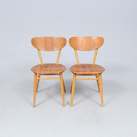 STOLAR, ett par, teak, troligen Bröderna Wigell, 1900-talets mitt. på auktion hos Gomér & Andersson Linköping