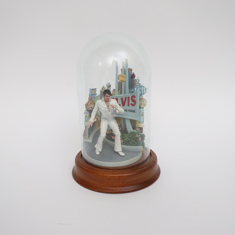 SKULPTUR, Elvis, "All shook up" , Franklin mint, limiterad utgåva. 1998. Konstmassa samt sockel av trä. Kupa a på auktion hos Falun Auktionsbyrå