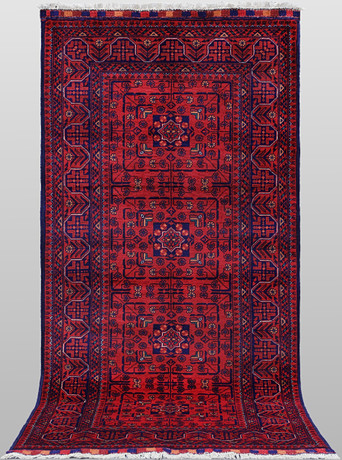 MATTA. Afghan fine, 198 x 94 cm. på auktion hos Södermanlands Auktionsverk