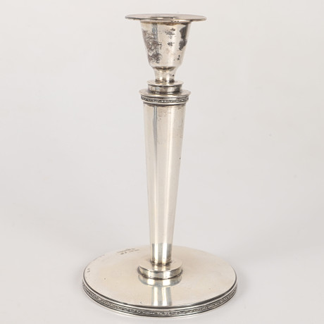 ERIC RÅSTRÖM. Ljusstake, silver, Råströms Silver- och Nysilverfabrik, 1942. på auktion hos Helsingborgs Auktionskammare