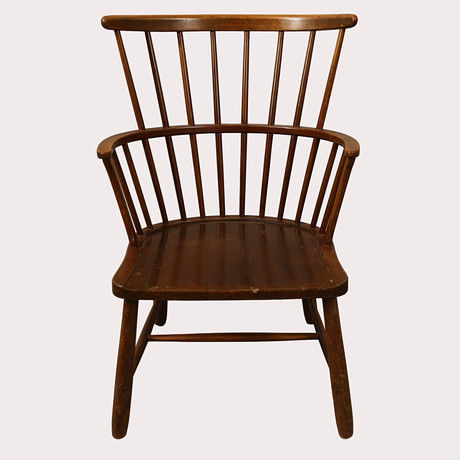 FRITS HENNINGSEN. Karmstol, "Windsor", betsat trä, Danmark, 1900- talets andra hälft. på auktion hos Limhamns Auktionsbyrå