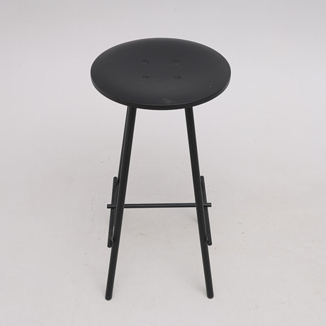 PALL, SVARTLACKERAD METALL & TRÄ, DESIGN HOLMBÄCKNORDENTOFT, FÖR 8000C, DANMARK. på auktion hos Crafoord Auktioner Lund