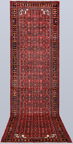 MATTA. Hamadan gallerimodell, 403 x 111 cm. på auktion hos Södermanlands Auktionsverk
