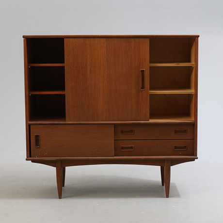 SKÅP, teak, 1960-tal. på auktion hos Gomér & Andersson Nyköping