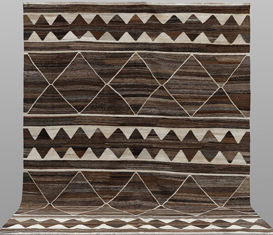 MATTA. Kelim Marocko design, 301 x 250 cm. på auktion hos Södermanlands Auktionsverk