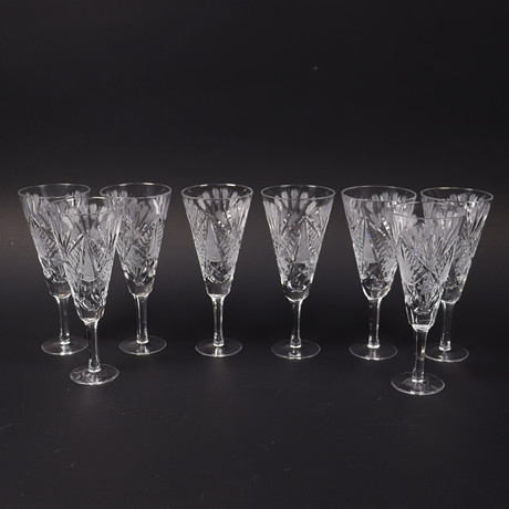 CHAMPAGNEGLAS, Böhmisk slipning, 8 st. på auktion hos Markus Auktioner
