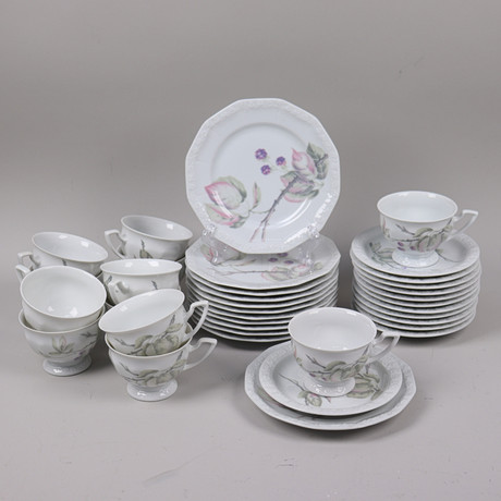 KAFFESERVIS, "Maria, björnbär", Classic rose collection, Rosenthal, Tyskland, 36 delar. på auktion hos Markus Auktioner