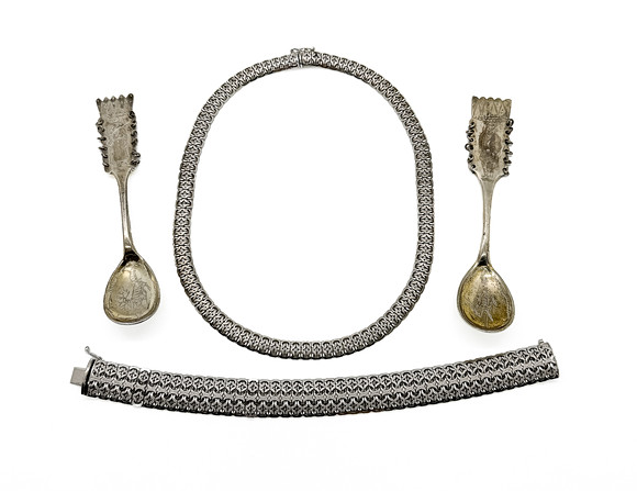 Collier och armband. Silver. på auktion hos Auktionshuset STO Bohuslän