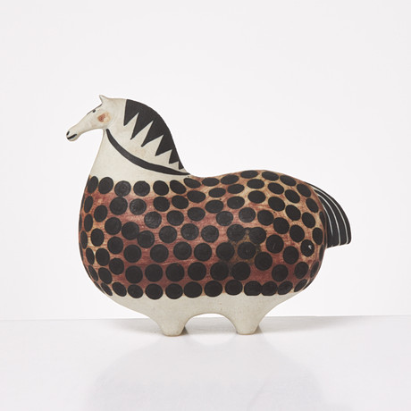 STIG LINDBERG. Figurin, "Springare", stengods, signerad Stig L. studiohanden, Gustavsberg. på auktion hos Stockholms Auktionsverk Sickla