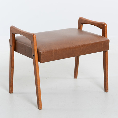 TABURETT, teak, 1950/60-tal. på auktion hos Formstad Auktioner
