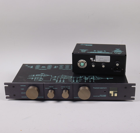 FÖRFÖRSTÄRKARE, Threshold Stereo Preamplifier SL10 samt Threshold S1 Power Supply, 1980-tal. på auktion hos Markus Auktioner