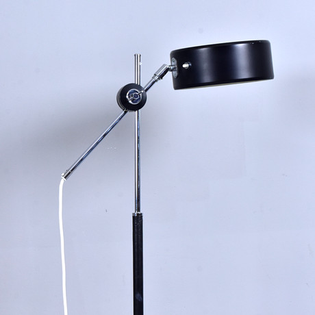 ANDERS PEHRSON. Golvlampa, "Simris/Olympia", Ateljé Lyktan, Åhus, 1900-talets andra hälft. på auktion hos Halmstads Auktionskammare