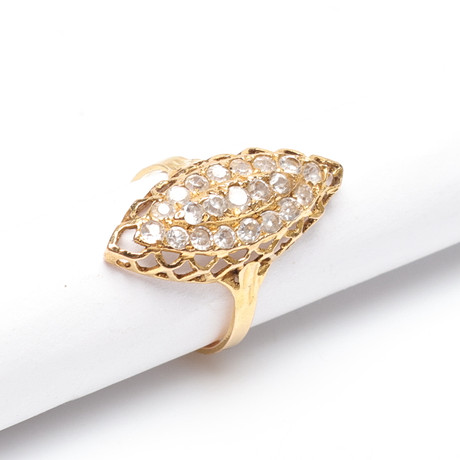 RING, med vita stenar, 21K, Guld, vikt cirka 3,4 gram. på auktion hos Gomér & Andersson Linköping