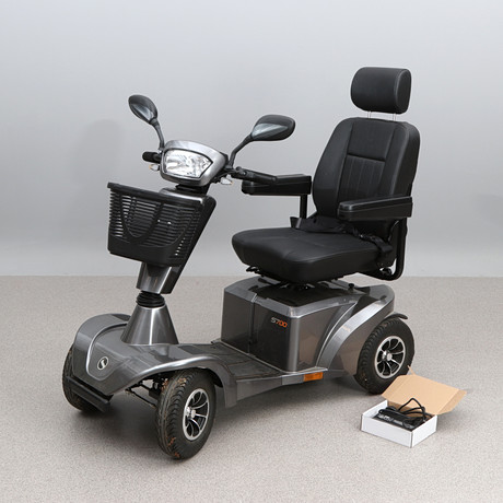 STERLING, PERMOBIL. S700. Med laddare, manual samt nycklar. på auktion hos Skånes Auktionsverk