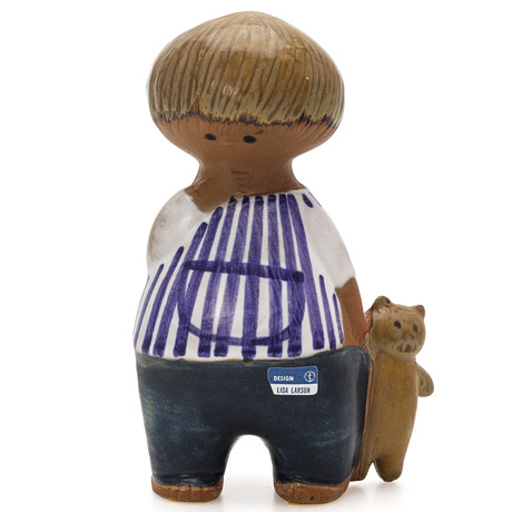 LISA LARSON. Figurin, stengods, "Malin", ur serien "Larsons ungar", Gustavsberg. på auktion hos Auktionsmagasinet Vänersborg