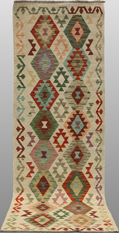MATTA. Kelim klassisk design gallerimodell, 250 x 80 cm. på auktion hos Södermanlands Auktionsverk