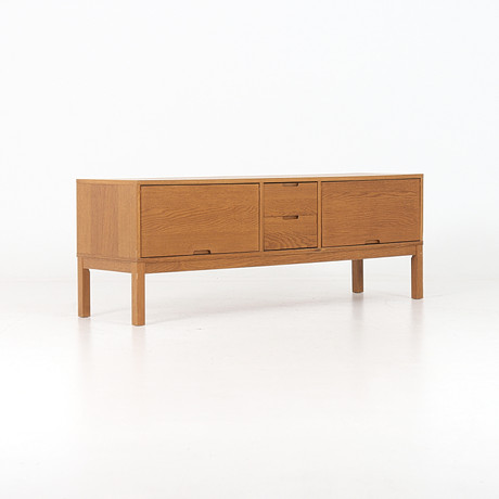 KNUT OCH MARIANNE HAGBERG. Sideboard, "Stockholm", ek, IKEA, 2000-tal. på auktion hos Stadsauktion Sundsvall