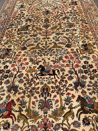 MATTA, orientalisk, jaktmotiv, ca 200x313 cm. på auktion hos Gomér & Andersson Linköping