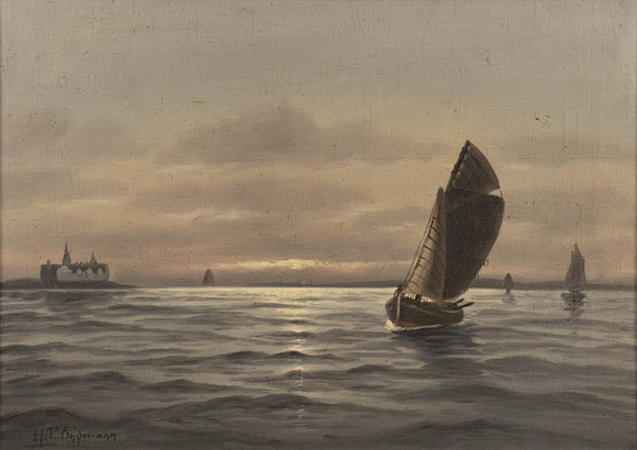 H.P. ENGMANN. Olja på pannå, marinmotiv med Kronborg Slott, signerad. på auktion hos Karljohan Auktioner