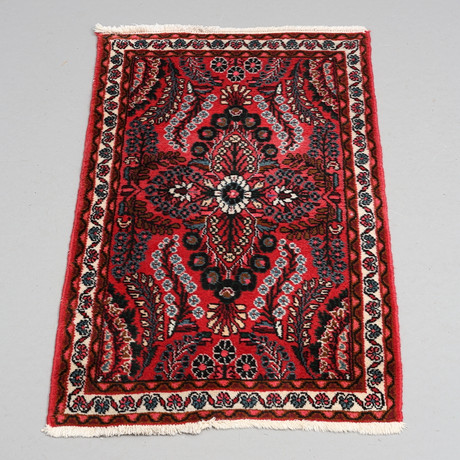 HELGE HAMNERT. Matta, handknuten, Hamadan, 127 x 78 cm. på auktion hos Auktionshuset Thelin & Johansson