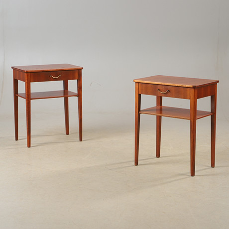 SÄNGBORD, 1 par, mahogny, Swedish Modern, SMI, 1940-tal. på auktion hos Helsingborgs Auktionskammare