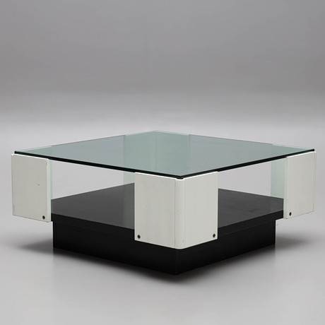 THOMAS JELINEK. soffbord, "Gasell", mörkbetsad askfanér, IKEA, 1970-tal. på auktion hos Auktionsmagasinet Vänersborg