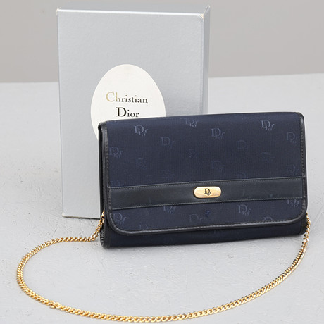 CHRISTIAN DIOR. Axelremsväska, 1970/80-tal.