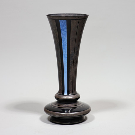 VAS, art deco, glas med silverdekor, tidigt 1900-tal. på auktion hos Markus Auktioner