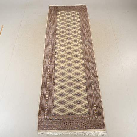 MATTA, orientalisk, gallerimodell, 290 x 94 cm. på auktion hos Helsingborgs Auktionskammare