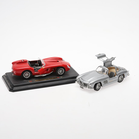 MODELLBILAR, 2 st, MB300SL &amp; Ferrari 250, …
