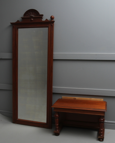 SPEGEL med konsolbord, nyrenässans, sent 1800-tal.