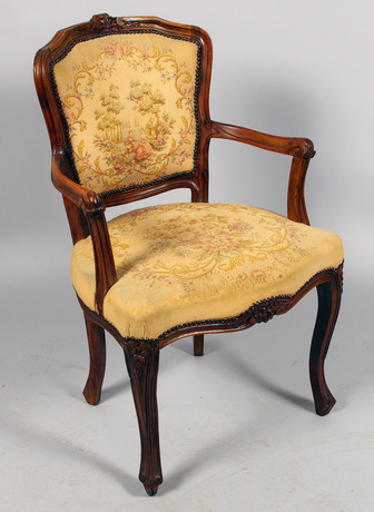 KARMSTOL, valnöt, rokokostil.