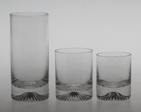 GLASSERVISDELAR, ca 24 delar, 1900-tal.