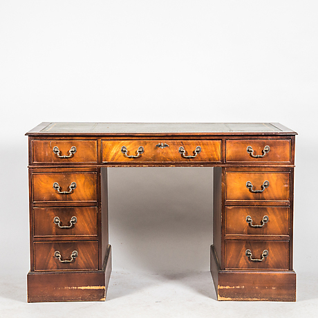 Övrigt på Helsingborgs Auktionskammare Auctionet SKRIVBORD, massiv ek, Stolab. Möbler Övrigt Auctionet