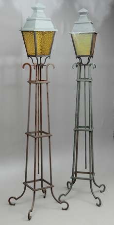 TRÄDGÅRDSLYKTOR PÅ STÄLLNINGAR 1 par, 19002000-tal.