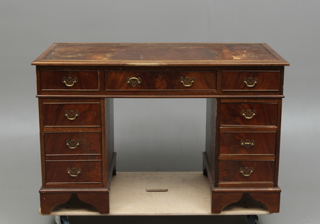 SKRIVBORD, engelsk stil, 1900-tal.