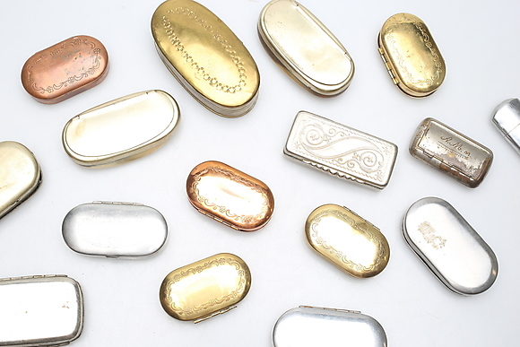 SNUFF BOXES and more, 16 parts, 19th/20th century. Silver & Metals ...