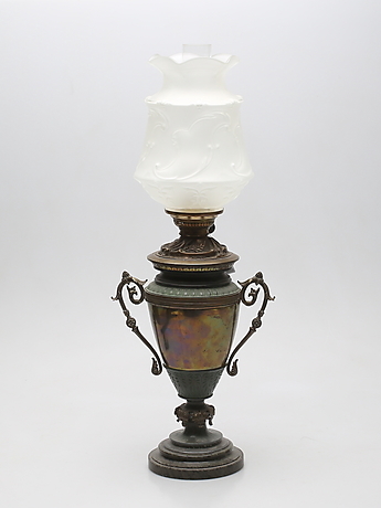 BORDSLAMPA, fotogen, sten och mässing, omkring 1900 BORDSLAMPA, fotogen, sten och mässing, omkring 1900