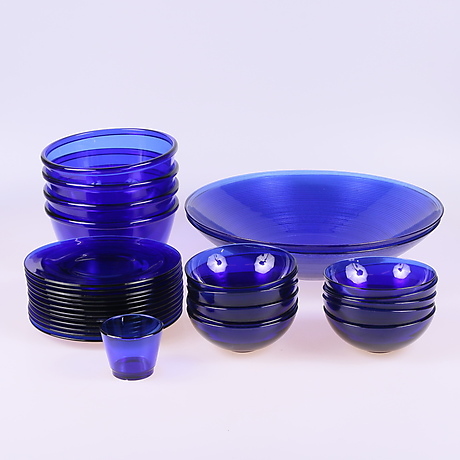 Service Parts 29 Pcs Glass Arcoroc France 1900s Glass Tableware Auctionet