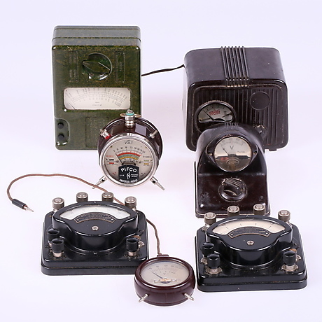 VOLTMETER, measuring instrument, 7 parts, bakelite, first half of the ...