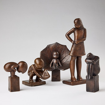 LISA LARSON. Skulpturgrupp 5 st., brons, höjd mellan 12...