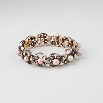 ARMBAND, odlade pärlor, diamanter, 18K guld, silver, Fr...