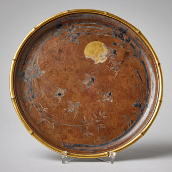 A JAPANESE BRONZE DISH INLAID WITH GOLD AND SILVER.