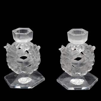 RENÉ LALIQUE. Pareja de candeleros 