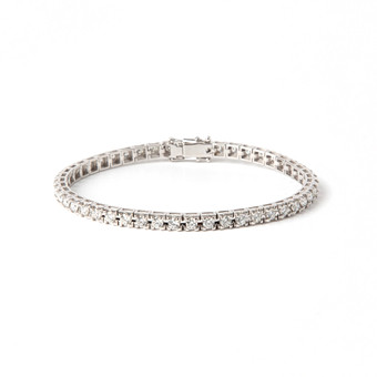 ARMBAND, 18K vitguld med 47 briljantslipade diamanter t...