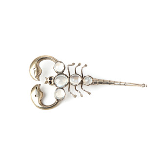 BROSCH, i form av skorpion, silver med cabochonslipade ...