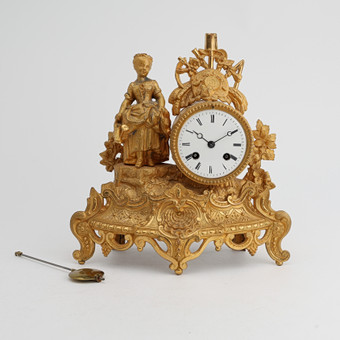 BORDSUR / BORDSPENDYL, Louis XV-stil, 1800-talets andra...