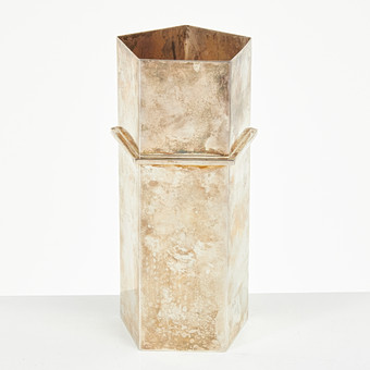 ATELIER BORGILA. Vas, sterlingsilver, Stockholm 2002.