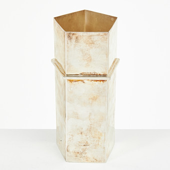 ATELIER BORGILA. Vas, sterlingsilver, Stockholm 2002.